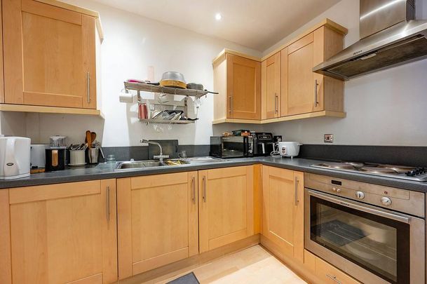 Studio to rent - Photo 1