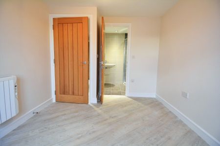 StanwayRoad, Shirley, SOLIHULL - Photo 3