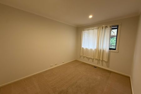 15 Marshall Court, Hampton Park VIC - Photo 4