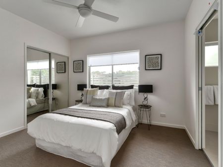 MODERN TWO BEDROOM UNIT HANDY TO BROOKESIDE! - Photo 2