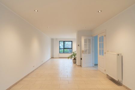 Gunstig gelegen 3 slpk woning met ruime tuin te Oud-Turnhout - Photo 3