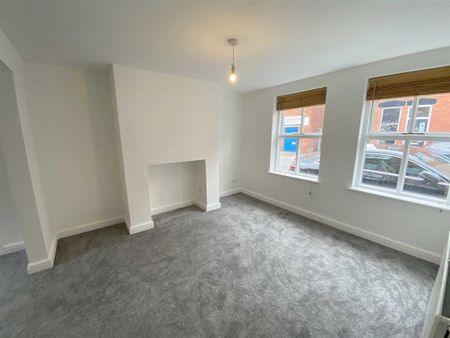 3 bedroom end of terrace house to rent - Photo 3