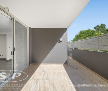 Luxury One Bedroom Apartment - Photo 3