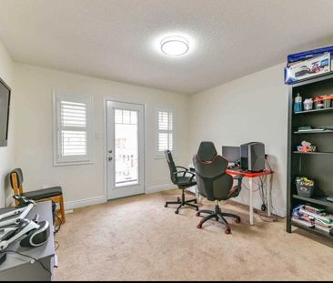 For Lease - 145 Vanhorne Close Unit# Upper, Brampton, Ontario - Photo 6