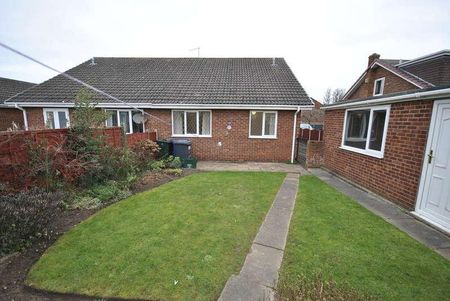 Seaton Gardens, New Rossington, DN11 - Photo 4