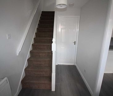 2 bed Semi-detached House - Photo 3