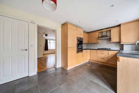 Quarry Hill, Godalming, Surrey, GU7 - Photo 4