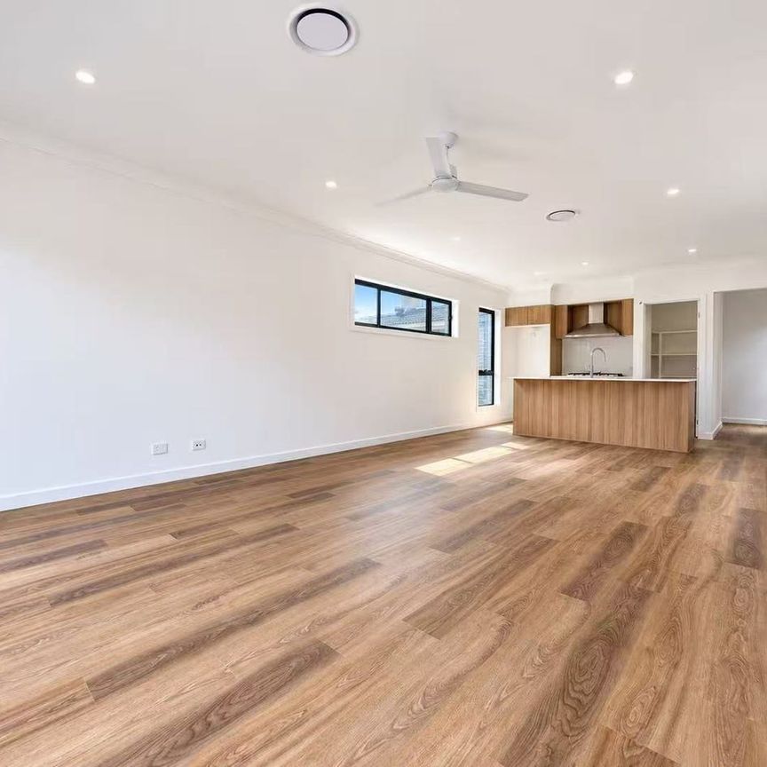 Brand New 5 Bedrooms House For Lease - Photo 1