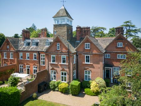 The Bell Tower Ranmore Manor, Dorking - 2 bedrooms Property for lettings - Seymours - Photo 4