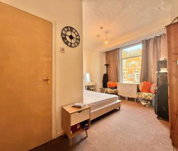 1 Bedroom Apartment To Let - Photo 3