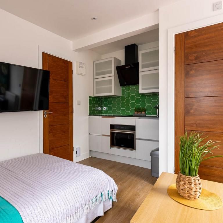 Studio to rent - Photo 1