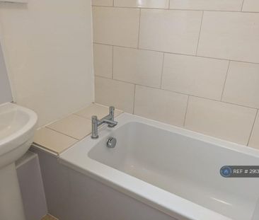 3 bedroom detached house to rent - Photo 6