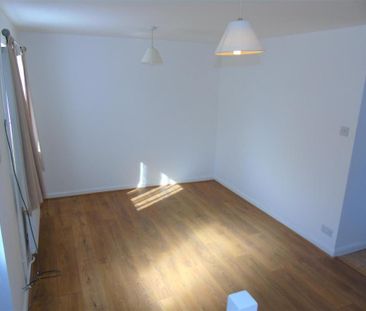 2 bedroom house to rent - Photo 1