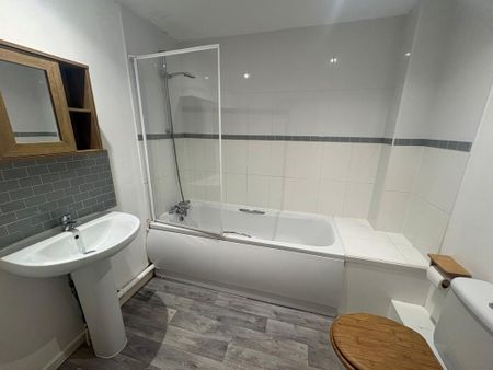 2 bedroom ground floor flat to rent - Photo 5