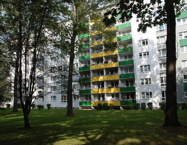 Geräumige 2-Raum-Wohnung mit Balkon - Photo 1