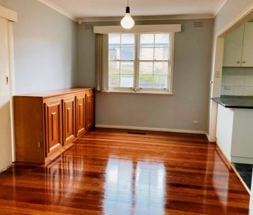 3 Bed, 1 Bath - Photo 3