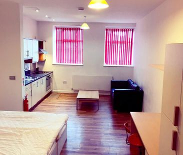 Studio to rent - Photo 6