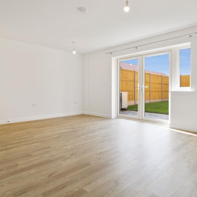 3 bedroom semi-detached house to rent - Photo 1