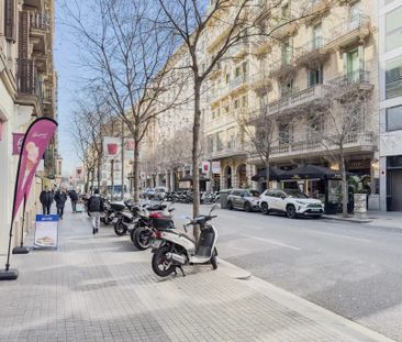 Carrer del Rosselló, Barcelona, Catalonia 08008 - Photo 3
