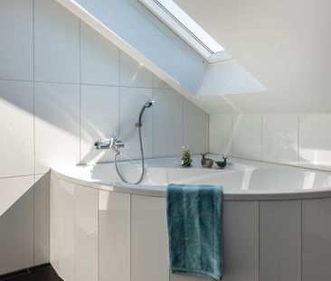 Tolle Dachwohnung mit Loftcharakter - Photo 2