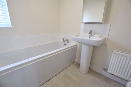 3 bedroom semi-detached house to rent - Photo 5