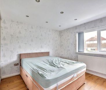 3 bedroom semi-detached house to rent - Photo 6