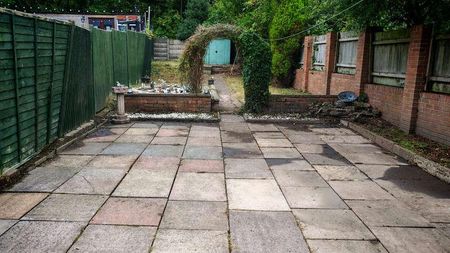 Elwell Crescent, Dudley, West Midlands, DY1 - Photo 2