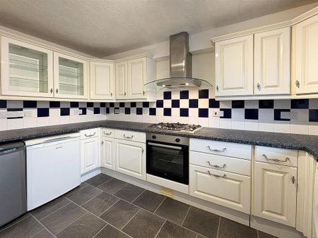 3 bedroom terraced house to rent - Photo 3