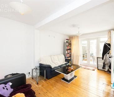 4 bedroom terraced house to rent - Photo 6