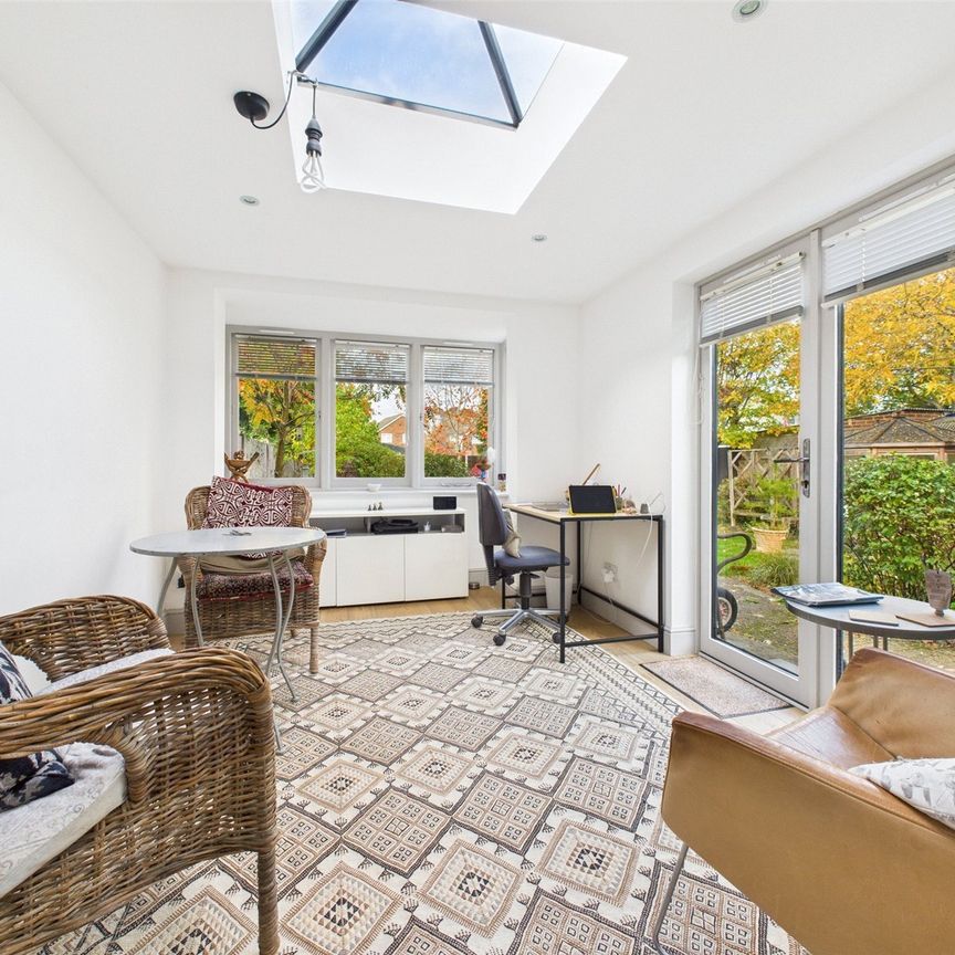 Halliford Road, Sunbury-On-Thames, TW16 - Photo 1