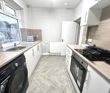 1 bedroom in a house share to rent - Photo 6