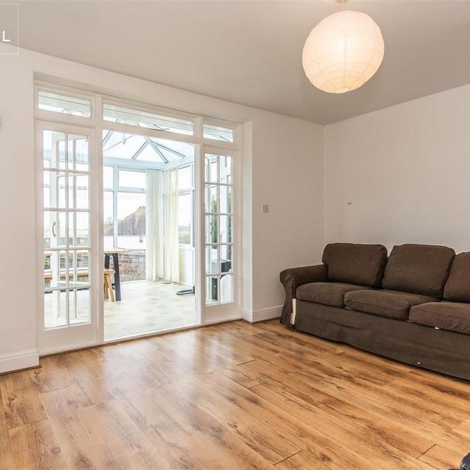 4 bedroom detached bungalow to rent - Photo 1