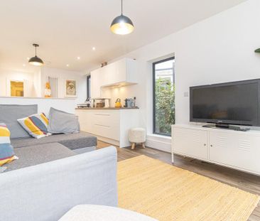 2 bedroom ground floor flat to rent - Photo 1