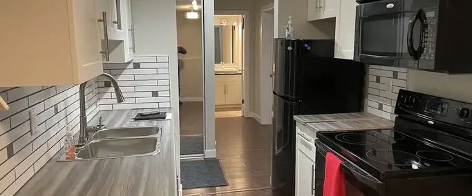 1 Bedroom Oliver Apartment | Edmonton - Photo 1