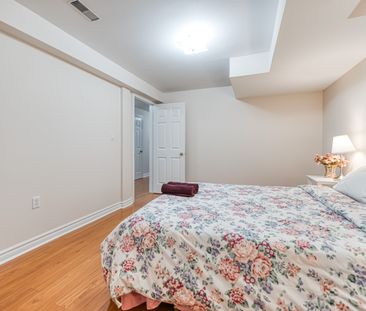 For Lease - 103 Shady Oaks Avenue, Markham, Ontario - Photo 2