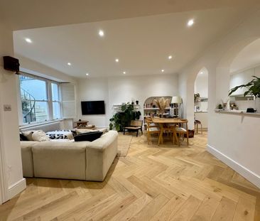 2 Bed Flat, Adelaide Crescent, BN3 - Photo 3