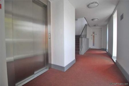 2 bedroom property to rent in London - Photo 5