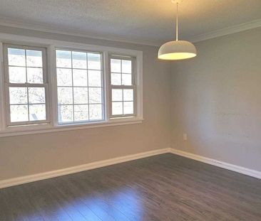 For Lease - 90 Centre Street, Richmond Hill, Ontario - Photo 4