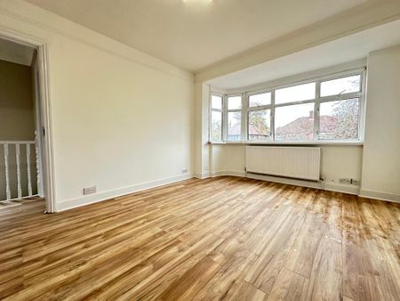 4 bedroom semi-detached house to rent - Photo 3