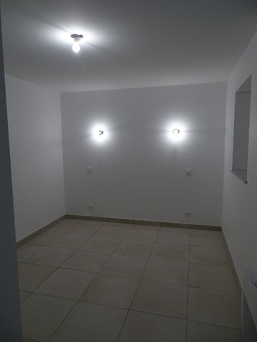 Location Appartement 2 pièces 46m² TINTENIAC 35190 - Photo 4