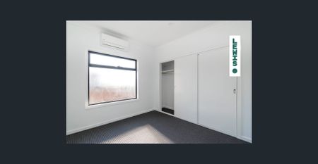 Spacious 2-Bedroom, 2-Bathroom Townhouse with Garage - Photo 2