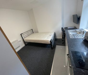 Studio Flat, Regent Road, LE1 - Photo 1