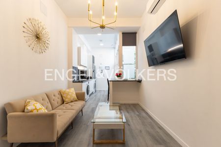 Piso de alquiler en Carrer de Fra Joan de Monzó, En Corts - Doctor Waksman - Photo 3