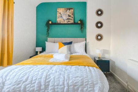3 bedroom semi-detached house to rent - Photo 4