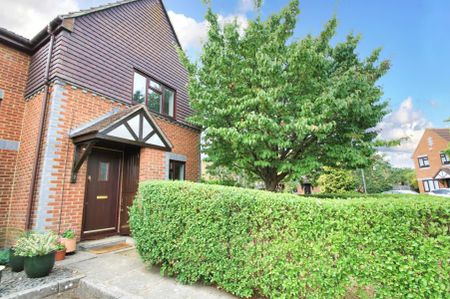 Watersmeet Close, Guildford, Surrey, GU4 - Photo 5
