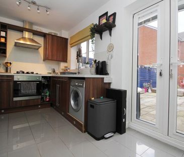 2 bedroom semi-detached house to rent - Photo 3