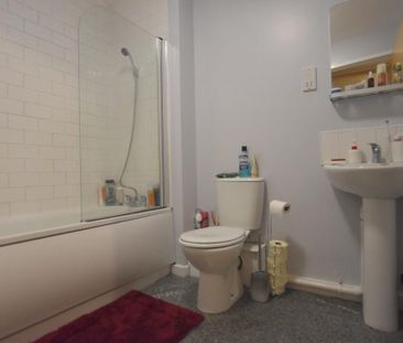 1 bedroom ground floor flat to rent - Photo 6