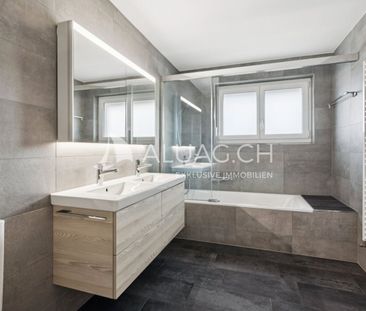 LIVING WITH LOTS OF SPACE IN PORTMOOS - Photo 5