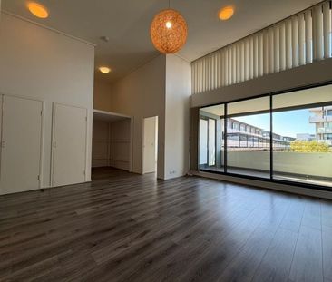 Stylish Living Sanctuary - 'Linc' - Photo 6