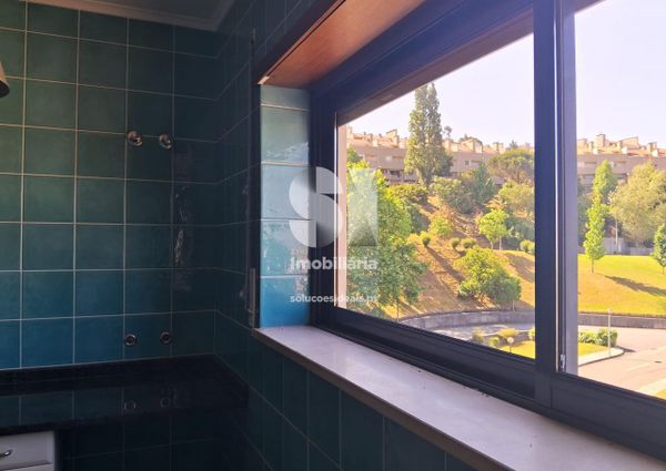 Apartamento T5 em Coimbra